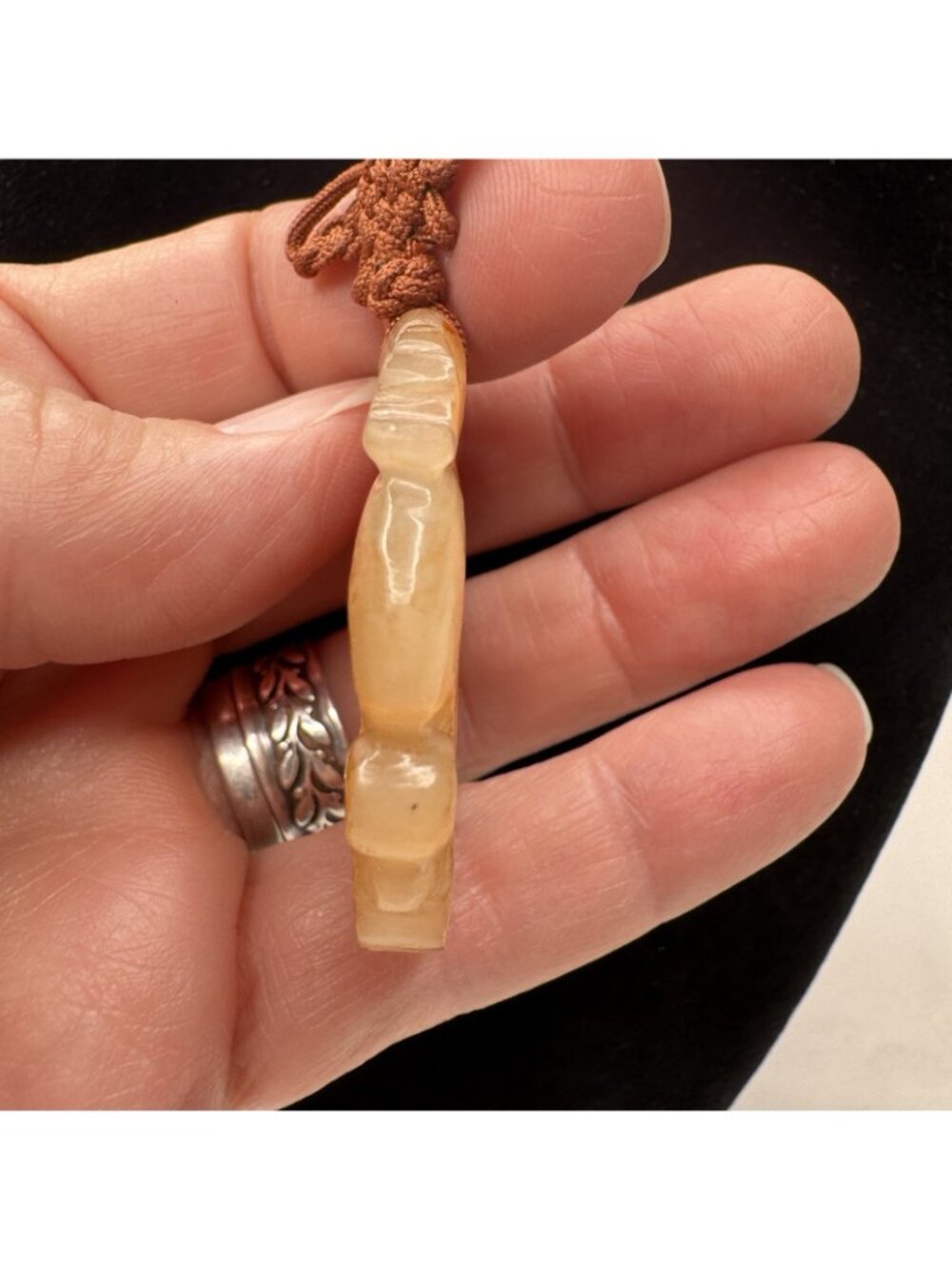 Chinese Pixiu Beast Pendant Carved Agate Spinning "Wan" Symbol Estate 42mm 1970s - Picture 11 of 16